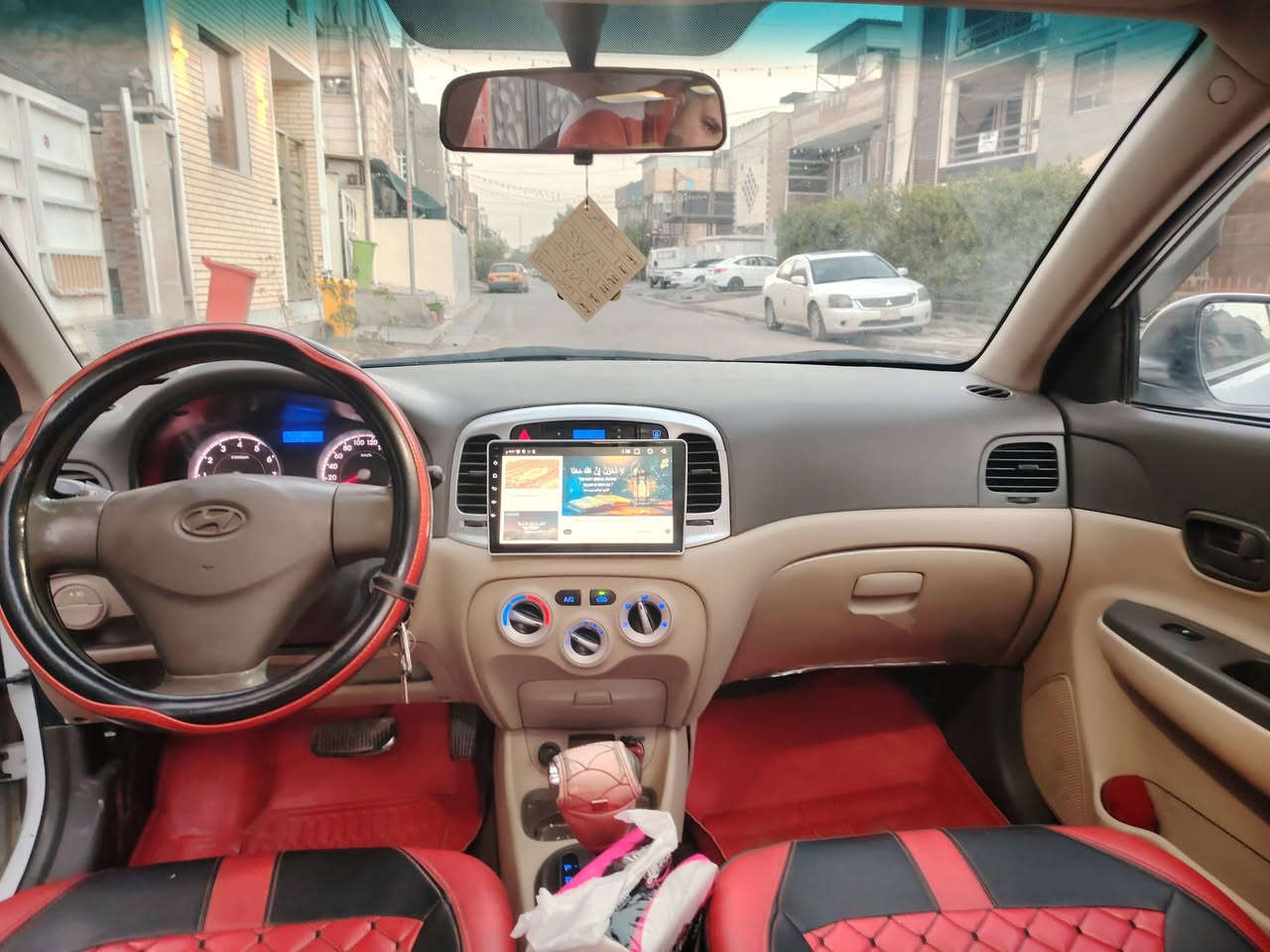 السلام عليكم ورحمة الله وبركاته
للبيع:
هيونداي أكسنت خليجي – موديل 2011 – فئة رياضي
السيارة بحالة جيدة وجاهزة.
بها فقط صبغ للدعامية الأمامية والخلفية، تقرير السونار مرفق.
بعد السونار حصلت ضربة بسيطة في البنيد وتمت إعادتها على البارد.
فقط تحتاج غاز لأن بيها تهريب كلش بسيط وما سويته.
السعر: 98 ورقة وبيها مجال بسيط
الموقع: بغداد – حي الجامعة
للتواصل: ***********
