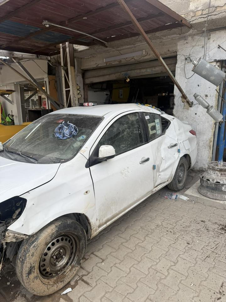 سلام عليكم عندي نيسان سني هندي ابو البليته الزركه للبيع موديل 22 معوقين السياره رقم ذي قار معوقها موجود بالناصريه عنوان السياره ناصريه رقم الهاتف *********** متواجد فقط واتساب
