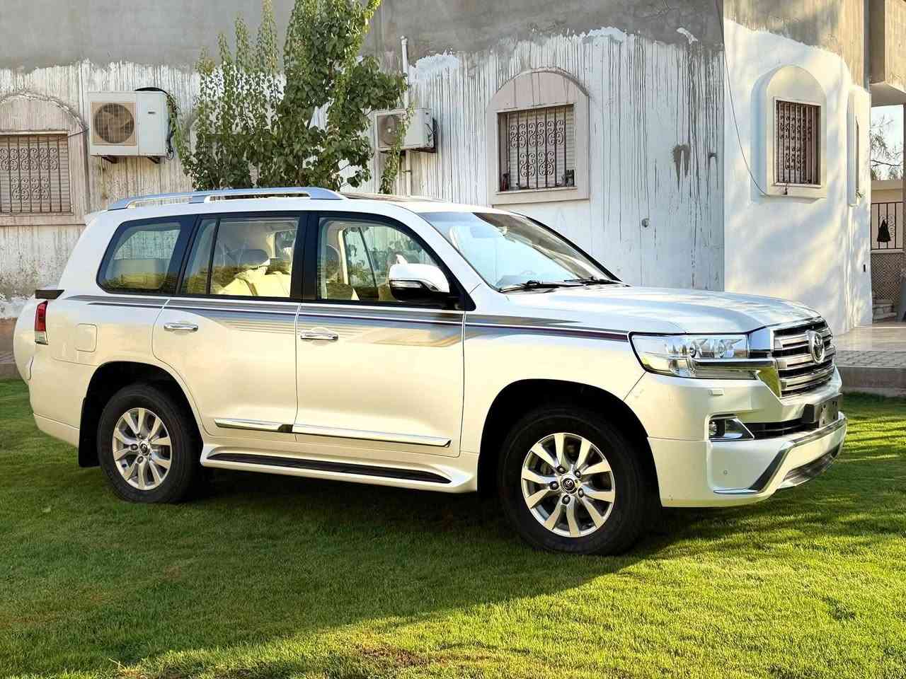 بسم الله ماشاءالله

TOYOTA LAND CRUISER 

موديل  : 2017

المسافه المقطوعه 80

محرك :    6


**إذا كنت صاحب هذا الإعلان وتريد حذفه لأي سبب، رجاءا أرسل رسالة إلى الدعم الفني**