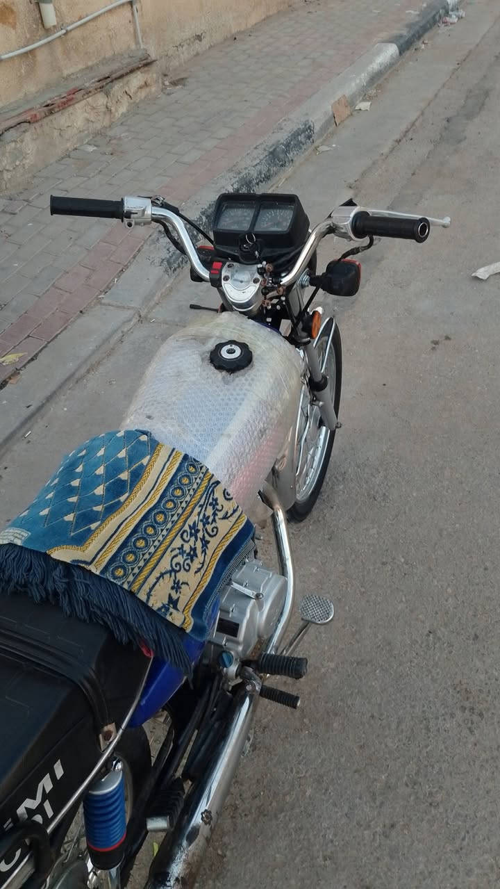 دراجه اربعه كير مديل 2024طلعه ب 2025 مكينه مامفتوحهه سعر. 550 بيه مجال بسيط حك جيه مستعجل عليه. شراي نتصال ***********
