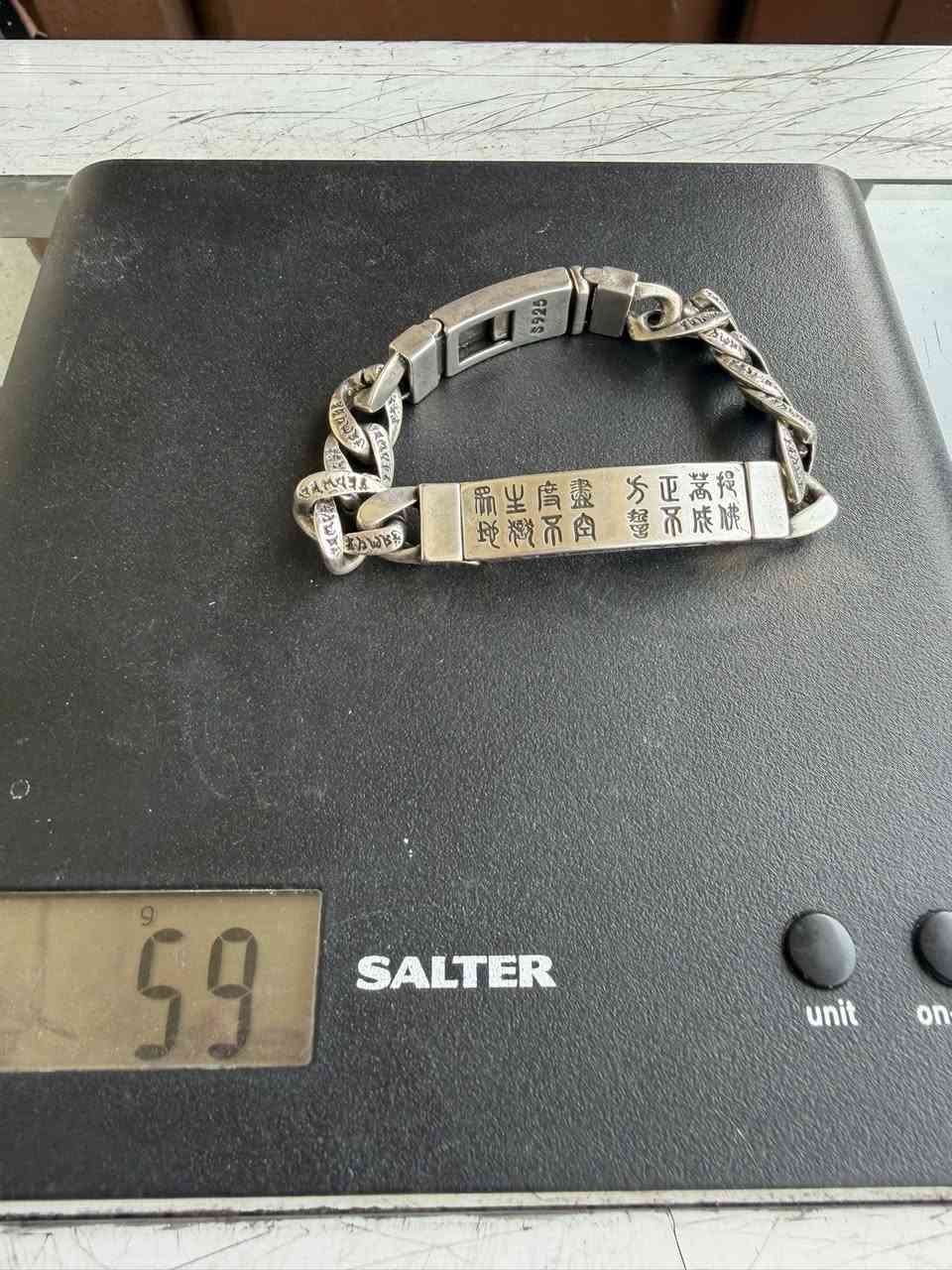 سوارات وزناجيل فضة للبيع
عيار 925s 
البيع على الغرام الواحد
صياغة ايطالي
مكاني بغداد


**إذا كنت صاحب هذا الإعلان وتريد حذفه لأي سبب، رجاءا أرسل رسالة إلى الدعم الفني**