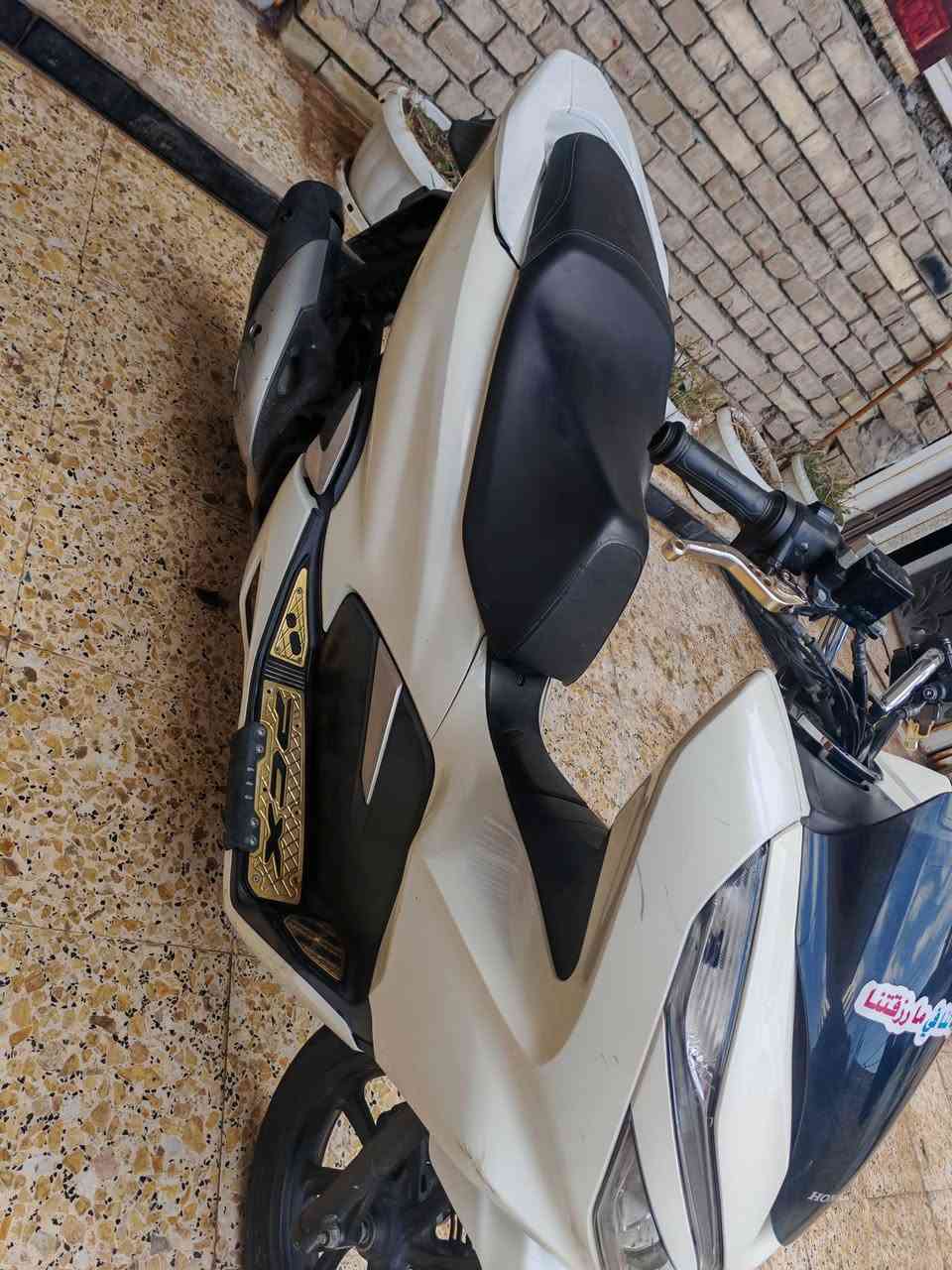 شباب جيل ثالث كوري مكفوله مكينه وسرقه ماشيه 28 الف السعر13 ورقه وبيهه مجال حك الجيه رقم ***********
