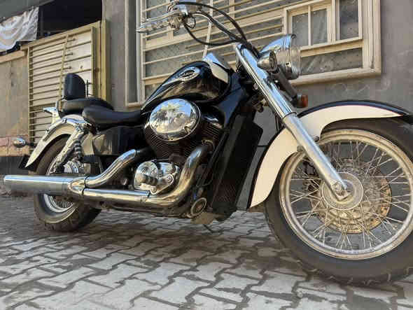 Honda shadow 750cc
هوندا شادو  حجم المحرك ٧٥٠ 
بدون رقم بدون رقم
مكينه مكفولة
شلعه ومعدل تقفل العداد ١٦٠ بثواني 
ناشفة بلادية بدون صبغ او تعديل
مكان بغداد- المحمودية
***********
بسعر ٢٠$

