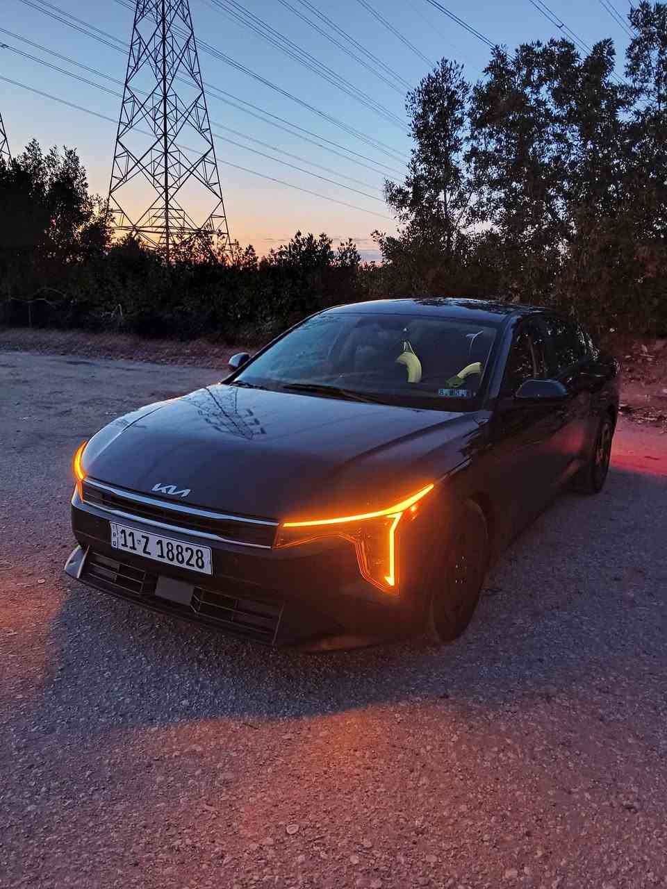 سلام عليكم 
كيا k4 وارد امريكي
 محرك 2.0 دوش
كير 8 نمر
لون رمادي مرقم بغداد
جميع لايتات السياره لد العالي و الناصي عدسه
شاشه متصله تدعم ابل applecarplay و Android auto
اناره ادخليه LED 
بصمه تشغيل عن بعد
دخول ذكي على بابين
اضويه السياره ذكيه
مثبت سرعه تكيفي 
عداد دجتل
رادار تجنب التصادم الأمامي (FCA): مع التعرف على السيارات والمشاه
رادار البقاء في المسار (LKA): تنبيه عند الخروج من المسار.
رادار تتبع المسار (LFA): يحافظ على السيارة في منتصف المسار.
تنبيه ركاب المقاعد الخلفية (ROA).
نظام الترحيب بالسائق
نظام المحافظه على يقضه السائق 
ستيرت تكيفي مع الطريق
نظام تهويه للروائح
6 سماعات
4 حساس امامي
ويل 16 (الناعم )
4 منافذ شحن type c 
كاميرا خلفيه مع ثلاث وضعيات
   

الحادث موضح بالصور بدون ايرباك بدون دواخل
و السونار مرفق مع السياره 

$168 
مكاني نجف
0772 397 7824
