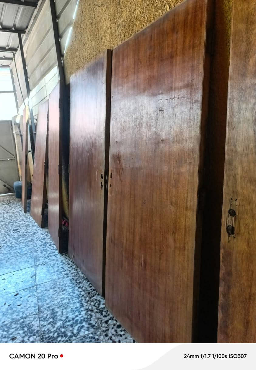بيبان صاج قديم ثقيل العدد 6
الارتفاع (198) سنتم  العرض (88)سنتم

بدون جرجوبه مثل ماموضح بالصور

بيع شلع
*********** قيم بل اليرضي الله مكاني بغداد بوب الشام متواجد خاص
