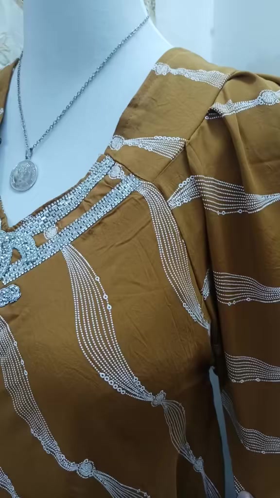 خياط حسب الطلب. القماش معا الخياط  ب10 لاف العنوان السماوه يوجد لدينا توصيل


**إذا كنت صاحب هذا الإعلان وتريد حذفه لأي سبب، رجاءا أرسل رسالة إلى الدعم الفني**