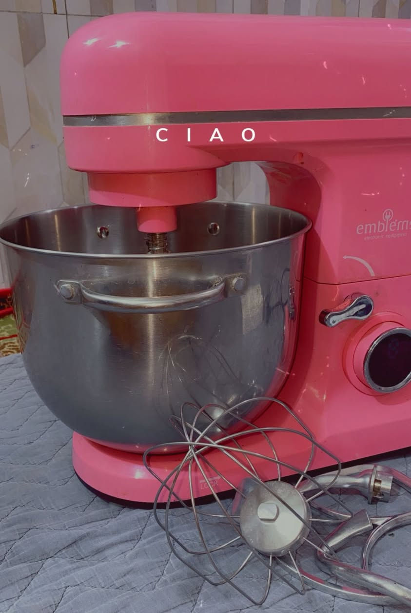 عجانة كهربائية جديدة درجة اولى 
السعر 80 وبيها مجال 

بيها درجات سرعة  من 1 ل 8 
تعجن وتخلط كيك وكلشي تسوي


**إذا كنت صاحب هذا الإعلان وتريد حذفه لأي سبب، رجاءا أرسل رسالة إلى الدعم الفني**