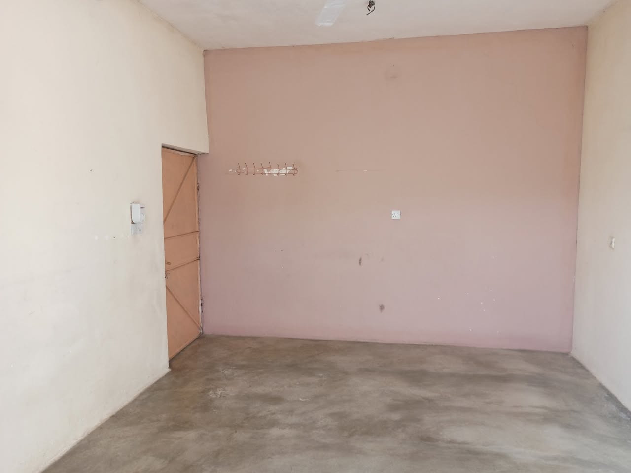 بيت للبيع في هواره به رزه قريب على الشارع العام فرع فريدون ابو مخضر مساحة البيت 165متر سعره 38 مليون وبيه مجال
***********
***********
