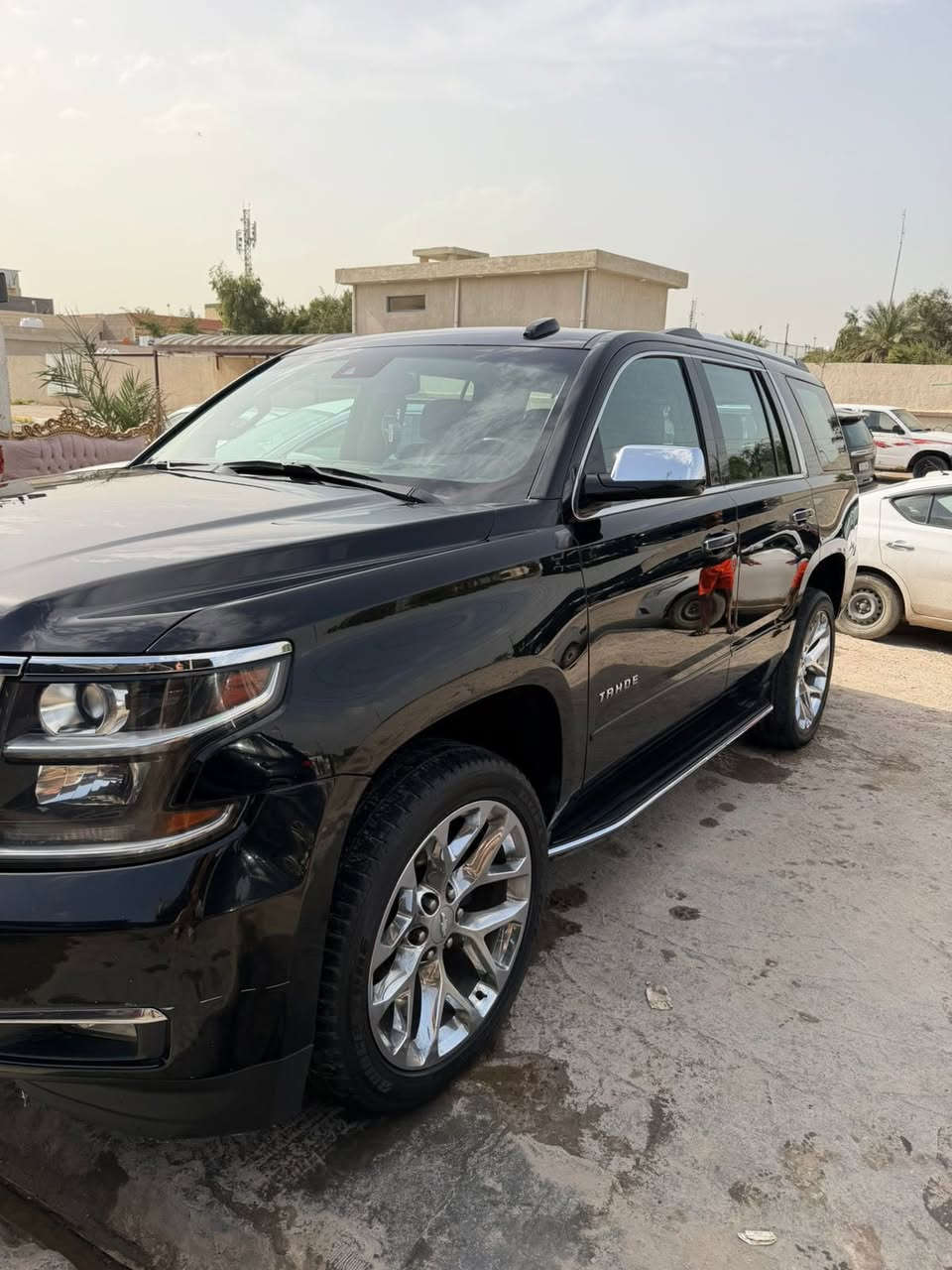 شوفرليت تاهو بريمير 2020 خليجي وكالة المنصور كفاله عامه بيها فقط بارد ٤ اصابع بخشم الجاملغ مابيها قطرة صبغ 
السعررر 390 ورقه 🔥🔥 قابل لتفاوض 

رقم بغداد تحويل مباشر 
عداد المسافه : 100 الف km
حجم المحرك : 8 سلندر 5300 فور ويل 

المواصفات اعلى فئه بريمير
بصمة تشغيل وابواب تشغيل عن بعد 
فتحة سقف - مقاعد جلد تحكم كهرباء 
مقاعد تدفئه تبريد - خزن ميموري 
ستيرن تدفئه - مقاعد خلفيه تدفئه
شاحن لاسلكي - ستيرن كهرباء - ثلاجه
 صندوق كهرباء - حساس امامي خلفي 
رادار جانبي - مري شفط - فور ويل 

السياره جاهزه بدون اي نقص
للاستفسار الاتصال *********** 
مكان السيارة بغداد
