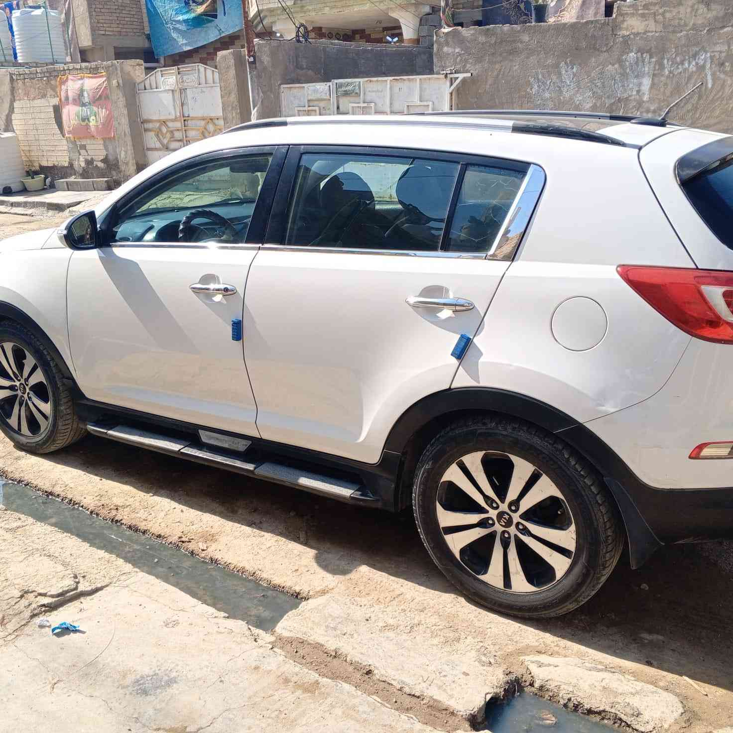 السلام عليكم كيا سبورتج2011 خليجي فول موصفات  رقم بغداد باسمي بيها باب  الوره عكس السايق بي صبغ  مكاني بغداد 

0781 682 4472
