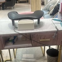 ميز اكرلك عدد 2 للبيع القاعده مرمر مابي اي خلل فقط بقع الجلش لمعرفه ال...