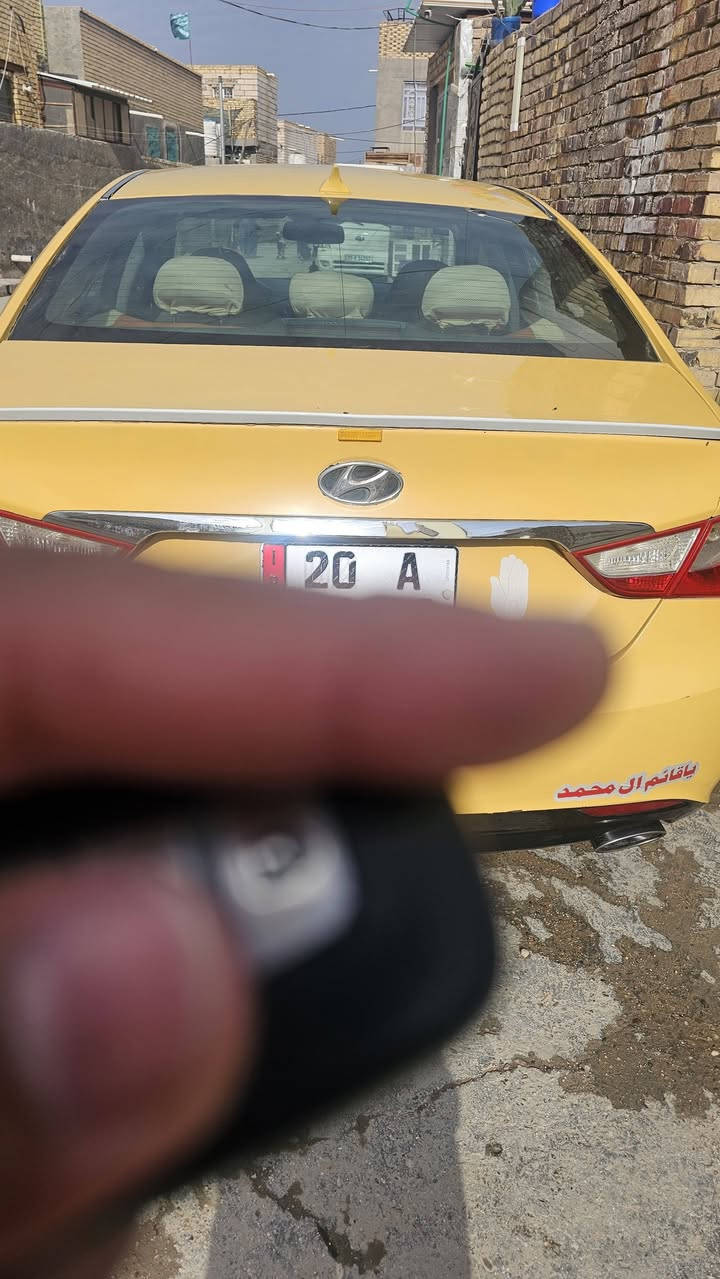 السلام عليكم
سوناتا موديل ١٣ أمريكي 
جاهزه تخم تاير دوشمه تغليف رضيه
كهربائيات عله ٢٤ حبايه
ماشيه ٢٠٠ ألف ميل مامتعوبه شتغل عل مخابره 
رقم نكليزي 20 ديالى مشروع وطني مداور ثاني يوم 
حادثهه جاملغ وبنيد سونار بيهه 
ترهم مراوس بموديل احدث 
سعر 85 وبيها مجال 
للاتصال/ *********** /
