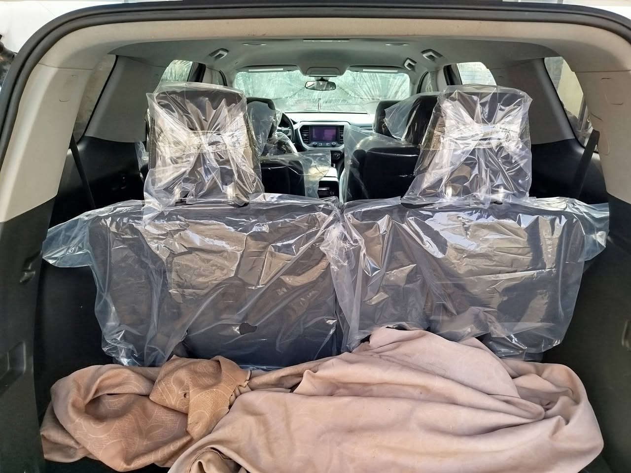 سلام عليكم جمسي اكاديه موديل 23 نص فول  مكفوله بيها بس بارد مكانين على كد شبر موجود رقم الشاصي يمك بل صوره شوف الحادث قبل لا تتصل سياره جديده لا صبغ ولا معجون ولا تبديل مكينه 2000تيربو سعر 265 مكاني البصره ابو الخصيب ***********
