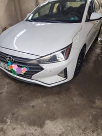 سيارة النترا وارد أمريكي موديل ٢٠١٩ ابيض صدفي , رقم بغداد ماشية ١١٠ مي...