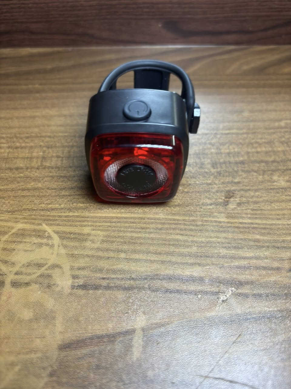 ضوء الدراجة

إنه غير مستخدم

السعر هو 18 أَلْف

وبيها مجال


**إذا كنت صاحب هذا الإعلان وتريد حذفه لأي سبب، رجاءا أرسل رسالة إلى الدعم الفني**