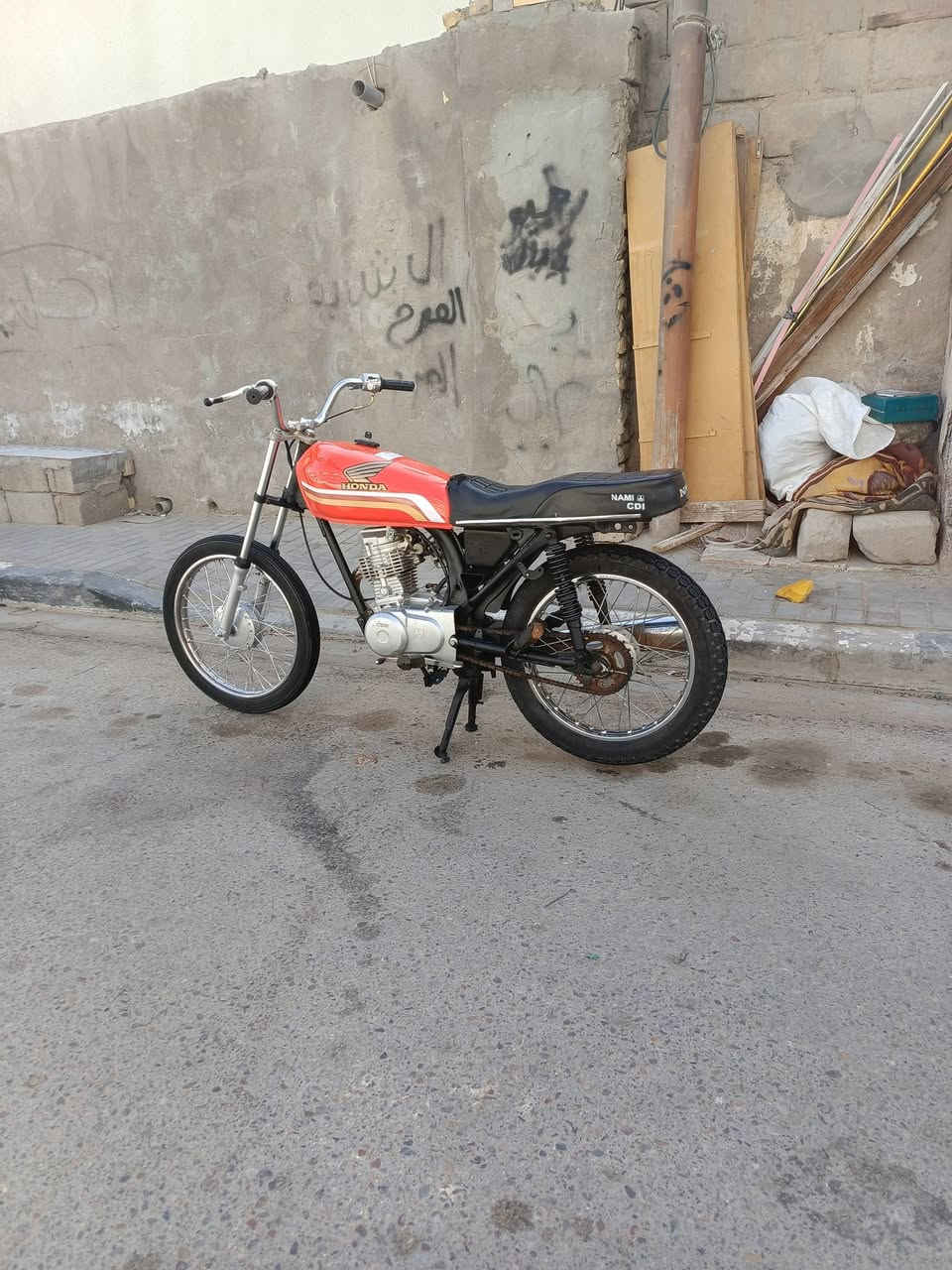 السلام عليكم دراجه للبيع نام ايراني ادوات مكاني بصره القبله سعر الدراجه 500 وبيها مجال ***********
