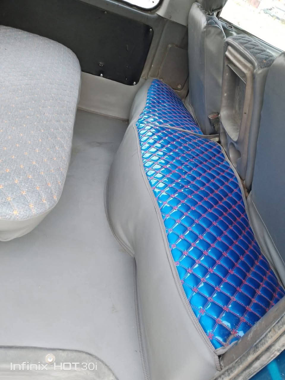 السلام عليكم بريجو للبيع السياره جاهزه من كلشي السعر 40 متوازي ع بيعته اتصل ع رقم مامتوجد بل ماسنجر ***********
