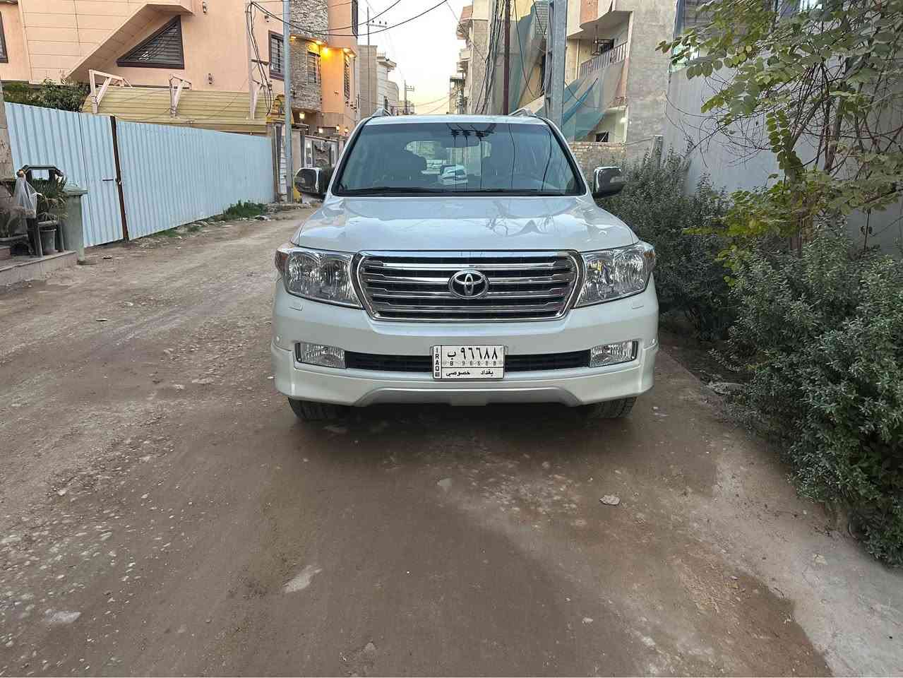 السلام عليكم 
لاند كروز ستينيه موديل 2011 كفاله مرقم بغداد رقمها حلو مميز تخم تاير توني شاده حداديه جديده سياره كفاله من كلشي مواصفات فول كشنات بقلاوه وكهرباء محرك 6 سلندر بيع او مراوس بتاهو او سورنتو خليجي من موديل 20 وفوك للاستفسار *********** ناصرية, ذي قار
