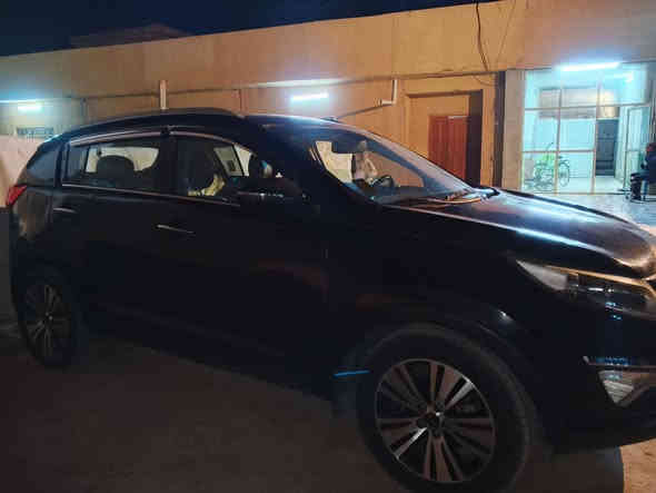 سلام عليكم سيارة سبورتج 2015كشنات كهرباء تحكم ستيرن السيارة وارد امريكي جيدي اي الضربة بجم امامي ما واصل شاصي بل بدنة لامامية 3قطع صبغ بنيد وجاملغين 
اماميات السعر 125قفلهة للستفسار اتصل ع ***********
