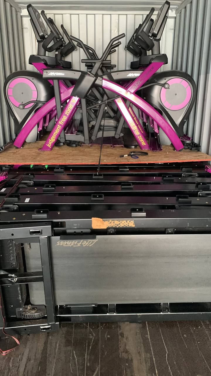 Used Planet Fitness Gym Equipment

Available:

- Matrix T5x Treadmill

- Matrix E5x Elliptical

- Matrix A5x Ascent Trainer 

- Life Fitness Insignia Strength Machines 

- Hammer Strength MTS Strength Machines 

- Life Fitness Optima Strength Machines 

- Matrix Versa Strength Machines 

- Hammer Strength Smith Machines 

- Hammer Strength 45 Degree Leg Press

- Life Fitness Signature 4 Station Jungle Gym

- Life Fitness Synergy 360.


**إذا كنت صاحب هذا الإعلان وتريد حذفه لأي سبب، رجاءا أرسل رسالة إلى الدعم الفني**