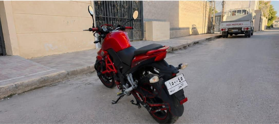 دراجه سايم بطحه موديل 22 دراجه1/1
محرك 200 برغي ممفتوح بالدراجه ع شد الشركه  شرط تجي تفحص وتشوف كامله مكمله ومرقمه رقم مميز السعر 18.5 والتحويل ثاني يوم مكلف بالنشر 
***********
