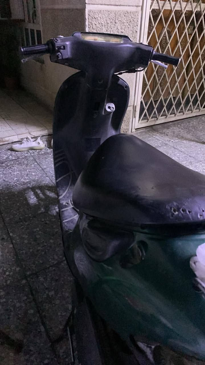 سلام عليكم درجه سازوكي 60مسطرهوخير من الله شغاله نكره سلف هندر واحد كفر بلادي لون مميز بيه نقص جامه بكلايت وصالنصه بيه زرف صغير درجه وين متريد توديك مكاني بغداد الحريه ساحه عدن *********** اتصلوا على الرقم مكلف بنشر سعر 175
