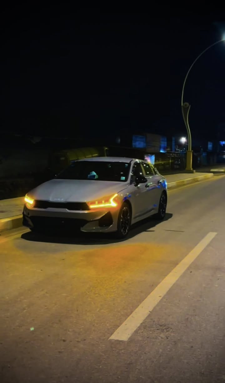 سلام عليكم كي فايف دخول جديد صارله شهر من دخلت موديل 2024 ماشيه 43 ميل محرك 1600 تيربو كير 8 نمر فول موصفات ما عده الفتحه ضربته نص جاملغ ومبدل بدون ايرباك بدون ضربه قويه خفيفه كلش السياره جديد كلش رقم كربلاء باقي بس على استلام الوحات السعر 192 وبيه مجال حك الجيه للستفسار اتصال برقم *********** مكان السياره كربلاء
