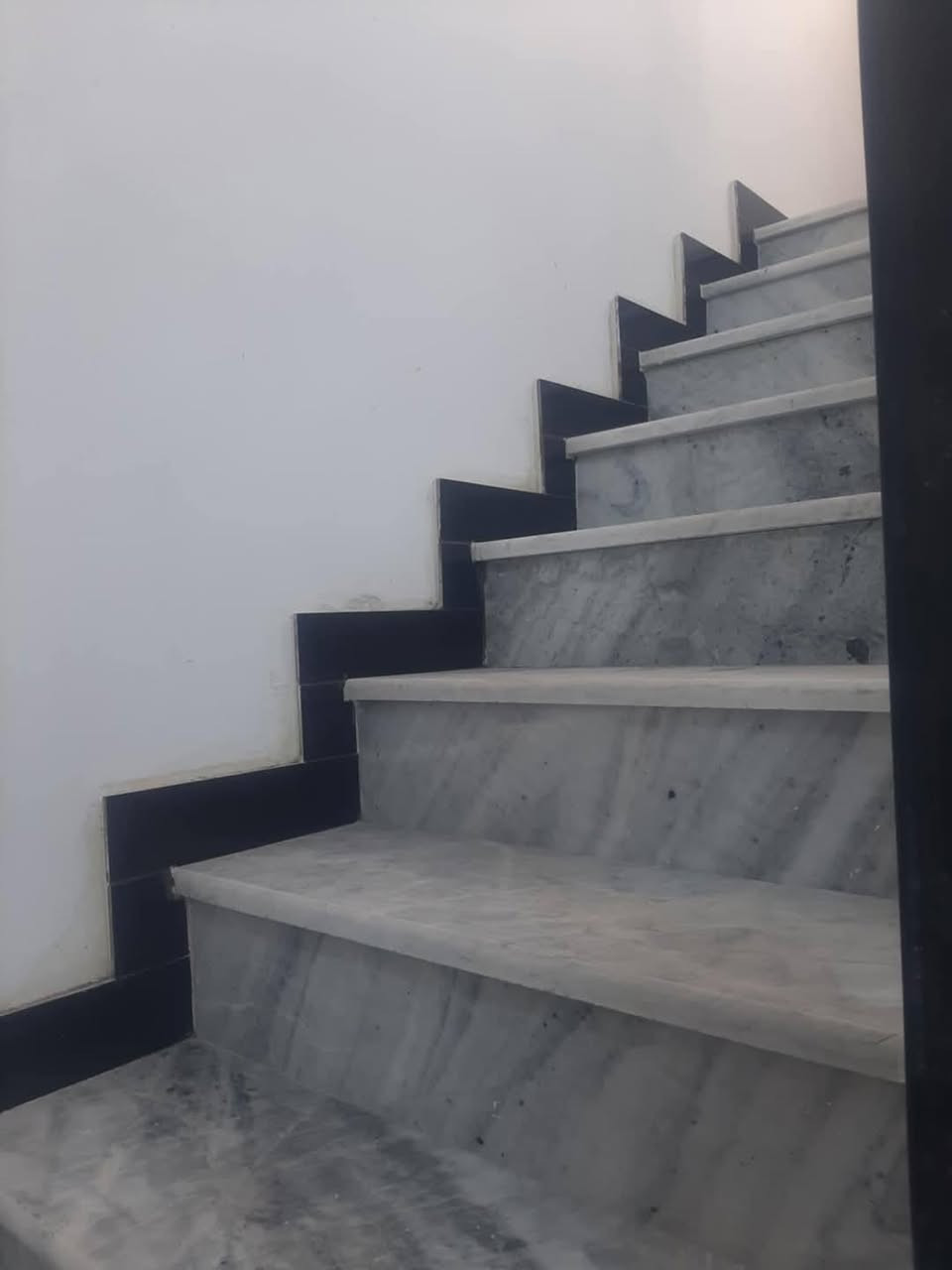 سلام عليكم
خلفه ارضيات بورسلين وكرانيت ومرمر و كاشي 
بايات درج بور سلين مرمر
شرط شغل درجه ولى 
متفرغ حالين 
رقم ‏‪0770 621 8895‬‏ واتساب
