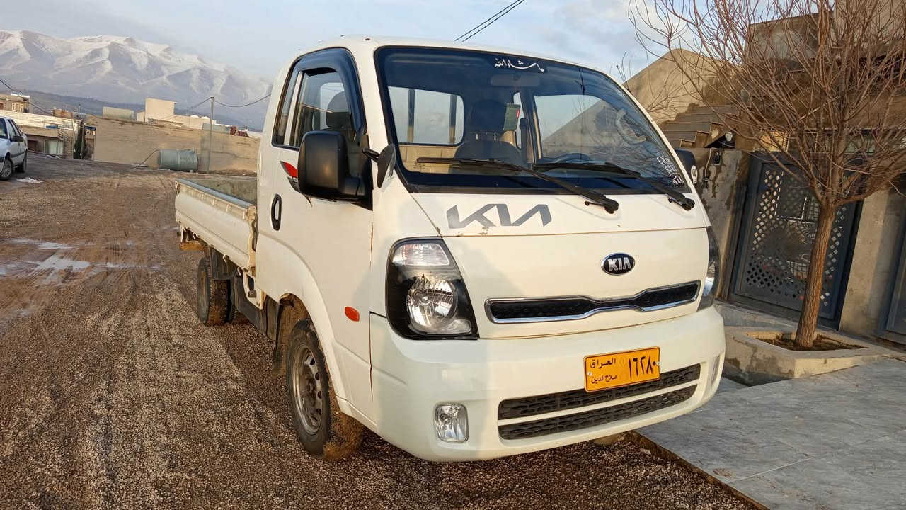 کیا دووتەنی ٣٠٠٠ سۆپەر پێنج دووگمە .دەبل سەلە توماتیک کارەبایی کامل بەستراوە ٢٠٠٩ .٦٥وکەمیک مەجال 
لەسلێمانیم 
ژ/م***********
ژ/م***********
