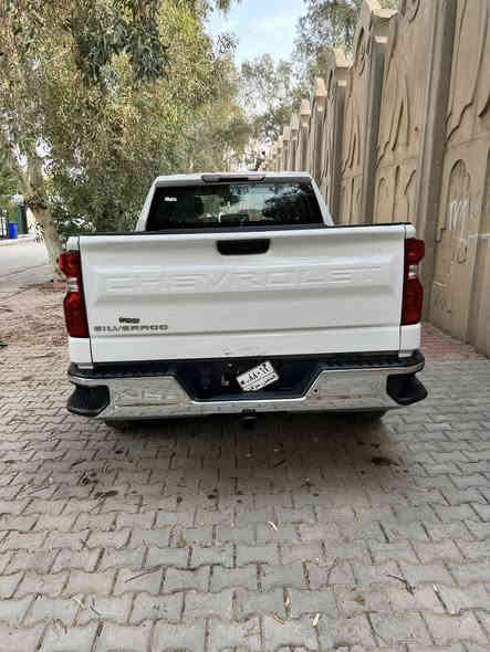 سلام عليكم ((مرقم بغداد كامل))
السعر 295 ورقة وبيها مجال
شفروليه سلفرادو موديل ٢٠٢٣ للبيع 
دفع رباعي دفع خلفي 
((محرك ٥٣٠٠ ثمانية سلندر))
عدادات شاشة وشاشة وسطية كبيرة
ماشية ٢٤ ميل
حادثها خلفي مبدل بدي كامل نفس اللون بدون صبغ 
مكان السيارة بغداد الحارثية
للاستفسار 
***********
