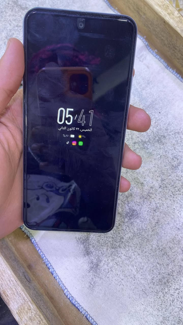 سلام عليكم موبايل للبيع اسمه تكنو سبارك كو 2 ذاكره 256 عشوائيه4+4 جهاز نضيف ومكفول ملحقات فقط كارتونه و كفر سعر  180 وبي مجال /***********
