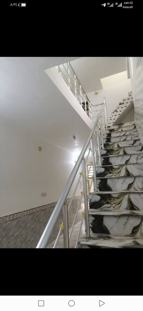 سلام عليكم بيت 100.متر حي النداء المنطقه بل 50-الف طابق اونص الطابق الاول غرفه وصاله ومطبخ مغتوح اوستقبال اوتخاريخ داخل وخارج الطابق الثاني غرفه وصاله اوتخاريج البيت طابو صرف بسمي قرب مدرسه الئبتدائيه  الاتصال عل واتساب او رقم ***********----السعر 95--. مع
،
