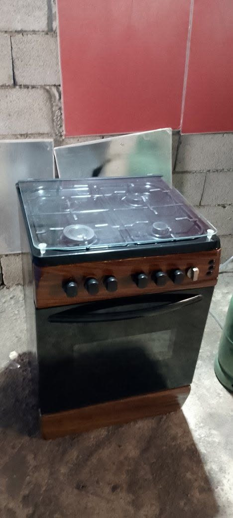 السعر 85 نظافه فول  للبيع  او معارض مع طباخات تعبانه والفرق حسب الاتفاق والقناعه 
طباخ  عيون وفرونه تاخذ شرط التشغيل جدا نظيف كلو شغال شرط 
نظام بواري 
نظام الفرن خطين 
يارمجه الشرقيه الاولى 
*********** واتساب واتصال 
*********** اتصال 
اذا عندك معارض دزلي صورو عالواتساب عالكورك بي واتساب
