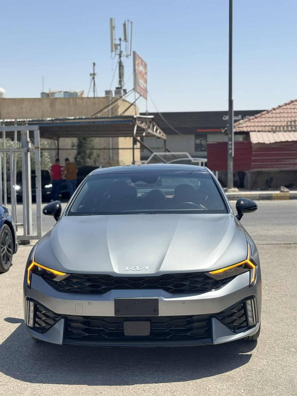 الـسلام عليكم جميعاً
للبيع K5 موديل 2025 GTLINE 
فول مواصفات لون طافي بلادي 

سيارة رقم انبار معوقين بأسمي شخصياً 
شرط الوكاله وماشيه 23 الف كيلو متر

سياره بدون ضرر تخريب بيها فقط بارد باقي كلها 
بلادي شرط بدون تبديل كفاله من دعاميه لدعاميه 

مواصفاتها 
مكينه 2500 تنفس طبيعي المرغرب 
مازدات ذكيه تصعد وتنزل وتفتر معه لاستدارة 
كشافات ضباب بك لايت LED
أشاير بالمري بانوراماك
حساسات امامي + خلفي 
رادارات 360 من جميع الجوانب 
قياده ذاتيه + تحديد مسار
توقف ذاتي +رادار تفاعلي 
مثبت سرعه + أوامر صوتيه 
شاشه گامل متصل شاشة اعطال 
شاشت تكيف  هندبريك بصمه 
(5) وضعيات قياده  شحن لاسلكي 
دفع AWD وتو هولد كرسي كهربائي جلد 
تدفئة مقاعد إماميه تدفئة ستيرن 
سماعات BOSE  أضويه داخليه لمس 
داخل احمر بلادي دبل جام عزل يخبل 
وبعد بيها موصفات اكثر 

مكانها الرمادي الانبار رقمي ***********
