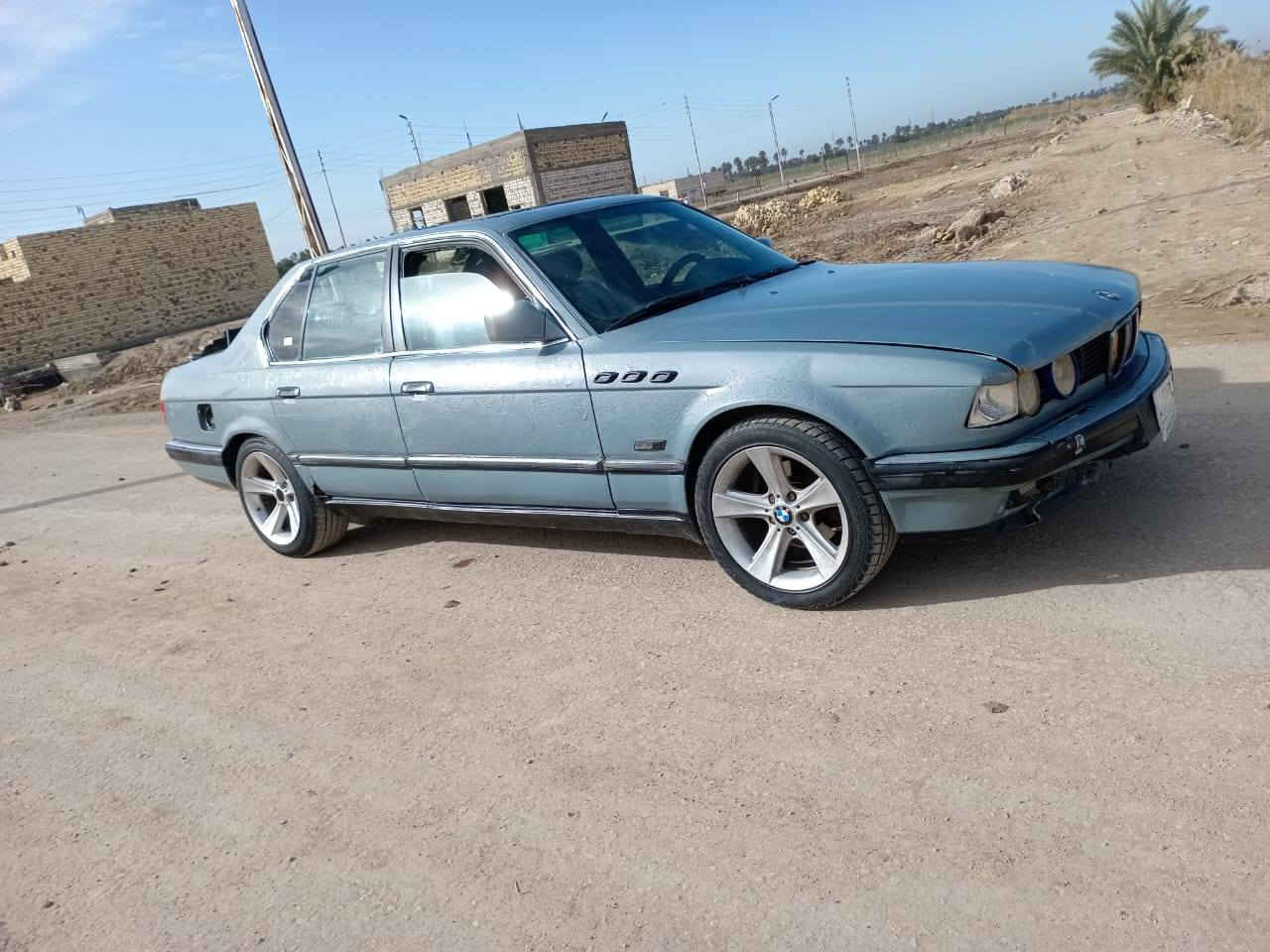 السلام عليكم للبيع او للمراوس بي ام دبليو موديل 92//735 ولمكينه وكير كفاله السياره  جاهزه ومداور 
تايرات جديد حداديه زينه السعر 33بيه مجال قليل مكان بابل الحمزه الغربي الرقم ***********/***********
