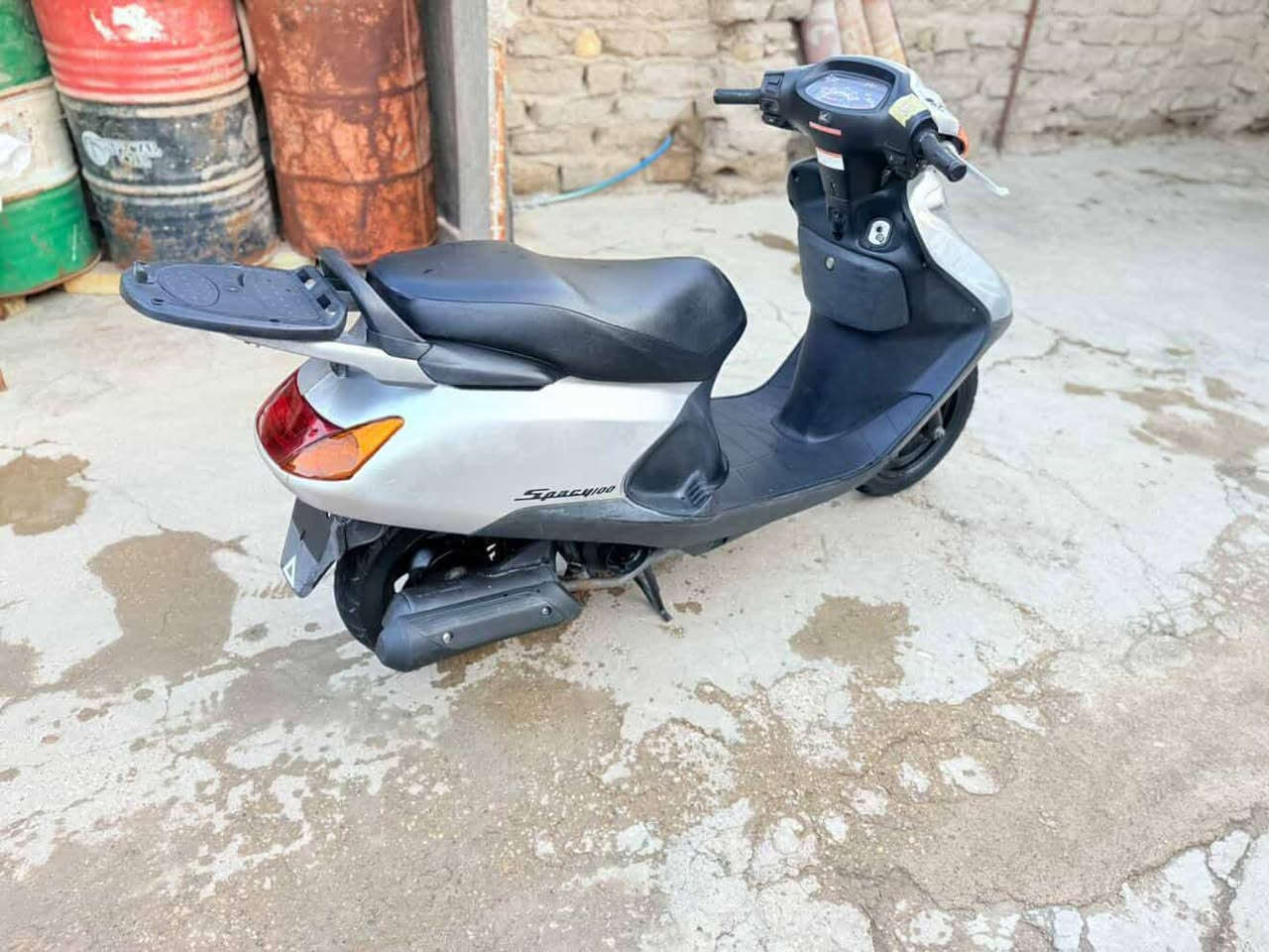 سلام عليكم دراجه سبيسي رمبه صاله شهر من طالعه من رمبه كفراته سود الاصليات موجودات مكفوله كفاله عامه مكينه تخبل
نضافه فول مكان كوت فلاحيه مكلف بنشر رقم راعيه ***********. سعره مليون و500وبيه مجال
