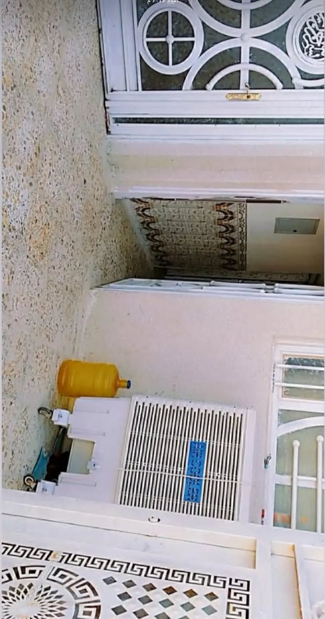 بيت للبيع مساحته ١٠٠ متر في الخضراء يحتوي على غرفتين نوم واستقبال ومطبخ وصحيات مقابيل المعارض


**إذا كنت صاحب هذا الإعلان وتريد حذفه لأي سبب، رجاءا أرسل رسالة إلى الدعم الفني**