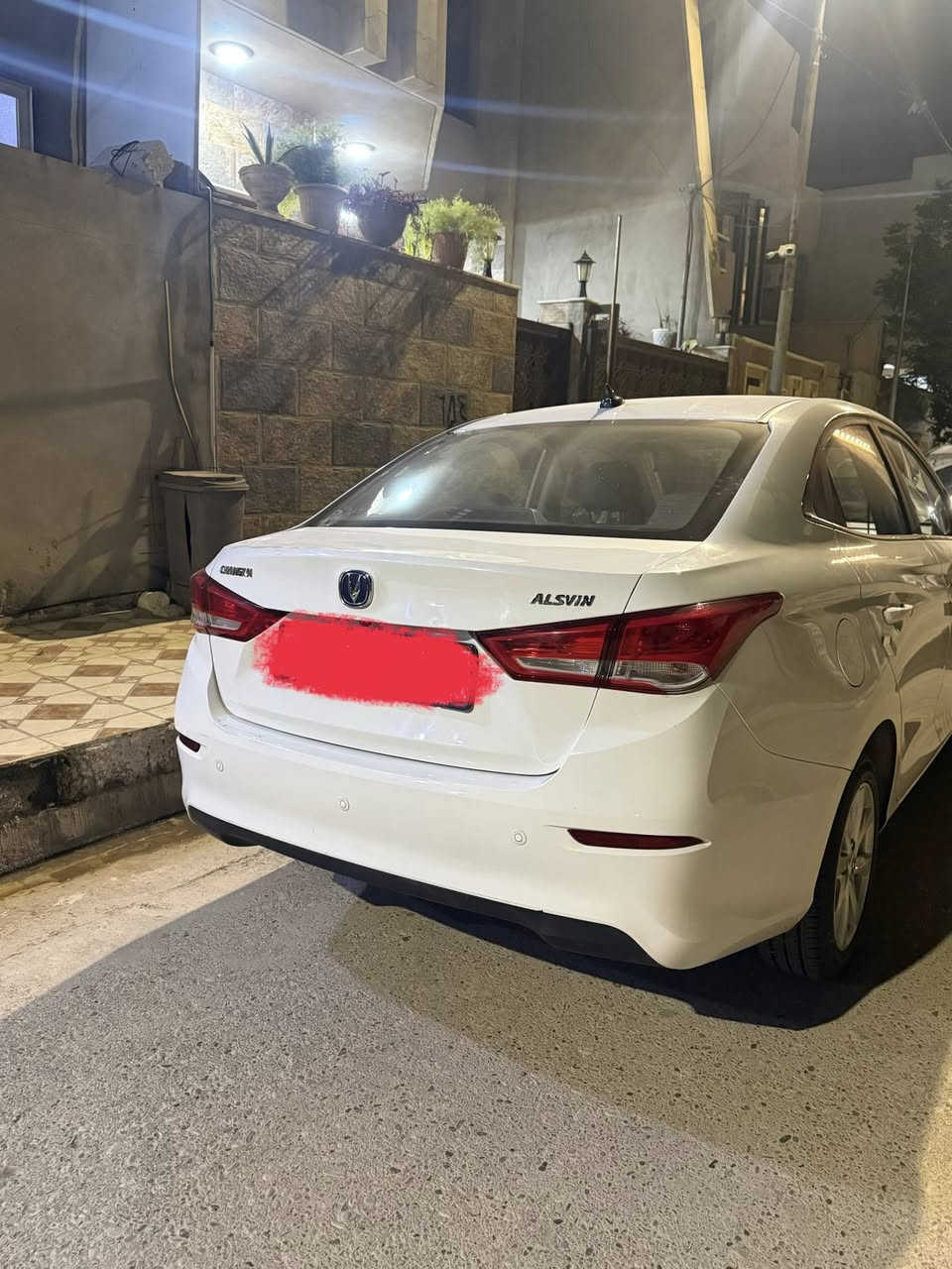 سلام عليكم ورحمة الله وبركاته 🚘 للبيع | شانجان السفن 2024  ***********
سيارة اقتصادية وعملية بحالة ممتازة ✨

🔹 الموديل: 2024 بيها ضمان شركة 

🔹 النوع: شانجان السفن  

🔹 المحرك: 1.5 لتر – 4 سلندر  

🔹 ناقل الحركة: أوتوماتيك  

🔹 الدفع: أمامي  

🔹 صرفية ممتازة للوقود  

🔹 شاشة لمس + بلوتوث + USB  

🔹 كاميرا خلفية وحساسات  

🔹 مقود تحكم متعدد الوظائف  

🔹 مثبت سرعة  

🔹 مكيف ممتاز

السيارة ماشية 10الف 

السيارة بيها بارد شبر بل جاملغ الايمن فقط 

العنوان موصل الجانب الايسر حي الوحدة 

السعر 110
