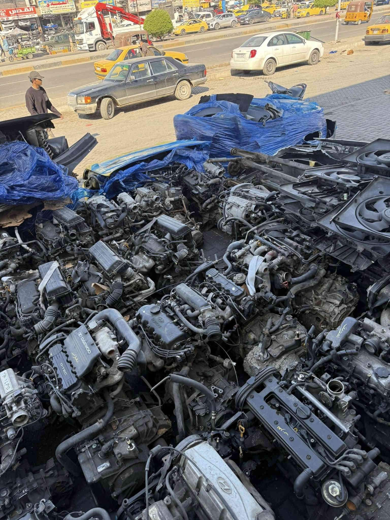 على بركه اللّه تم وصول حاويه محركات جميع السيارات الكوريه القديمه والحديثه سيارات فيرنه وريو كاملات كل قطع الغيار العنوان طالبيه مقابل كوفي المدلل للتواصل
*********** كاظم *********** نعوش
