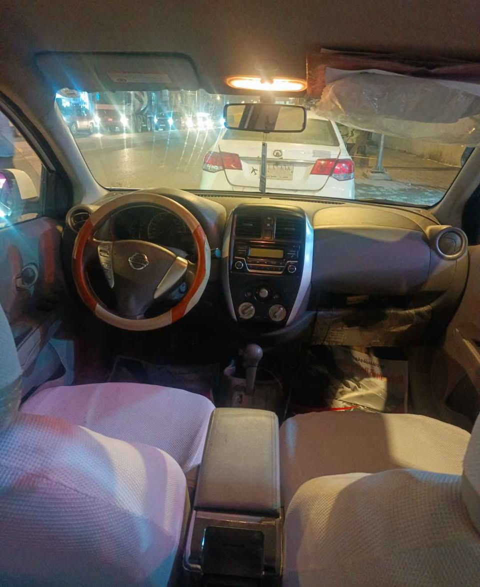 نيسان صني مديل٢٠١٧ سنويه منتهيه بدي مامكفول بيها بارد سعرها ٨٥ بيها مجال حداديه جديده تايرات جدد لايت ثلجي سياره حلوة ونضيفه  عنوان بصره بريهه للبيع هذا رقمي *********** البصرة, العراق
