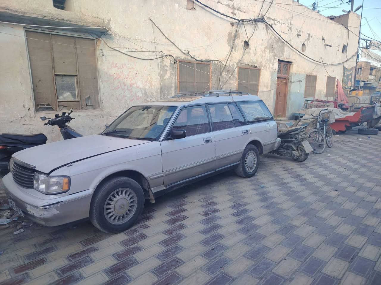 بيع مستعجل 
كراون ارنب استيشن للبيع  
موديل 1991 
مكفوله من ضربه والصبغ والنقل جثه واصوليات والعيب الشرعي ماعدا الذيل الي بصفحه الايمن  خياس قليل جدا فد اصبعين مثل ماموضح بصوره  رقم جديد انكليزي انبار مشروع وطني وبسمي مداور ثاني يوم.سنويه مجدده
  داخله هزه 
تبريد ثلج ويه السويج حداديه جديده تخم تاير 
اخوان السياره جاهزه اترايك للفاو
الصور هسه اخذتهن ونشرت مو قديمات سياره احلا من صوره تجي واتشوف بعينك 
  سعر 68 وبيه مجال تجي واتشوفه وبيك خير وتدلل
مكاني الديوانية قضاء الشامية 
استفسار
 ***********
***********
