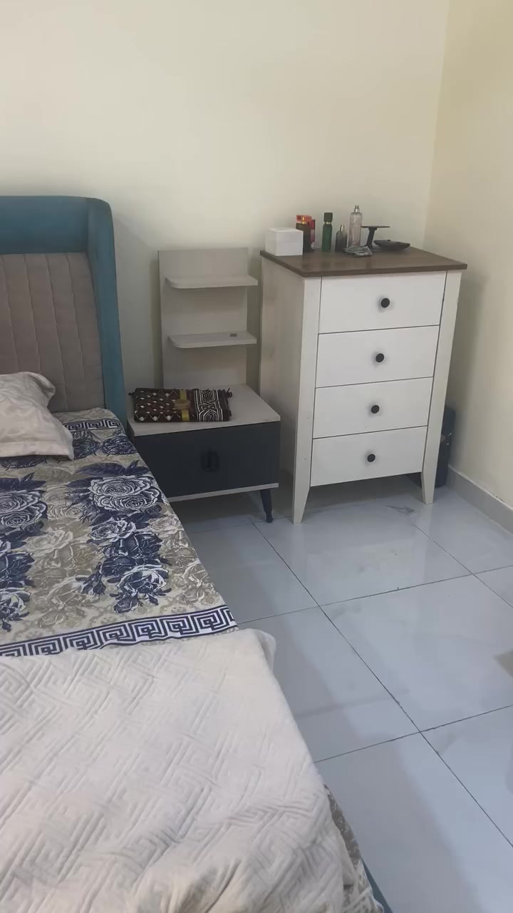 غرفه شبابيه خمس قطع السعر ٣٠٠ وبي مجال المكان البلديات ***********
