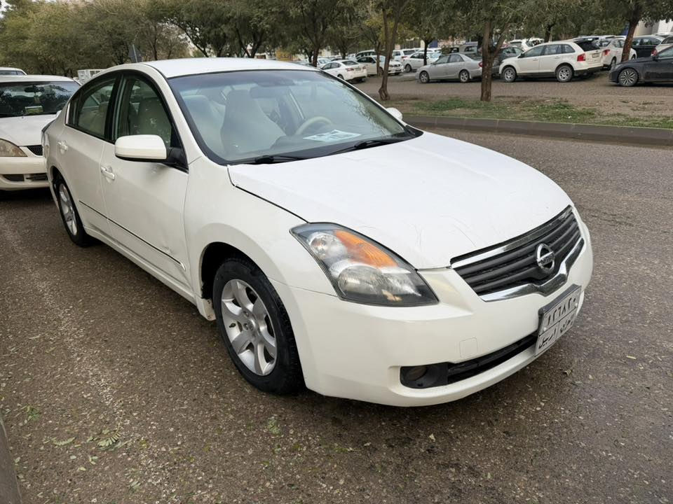 ئالتيما موديل 2008خلجي فول فوله به س سلايت نيه كيرو مه كينه به شه رت به س بونيدي بوياخه سي به له و بجوك سونه رم داناوه نرخي 94مه جال كه لار ***********
