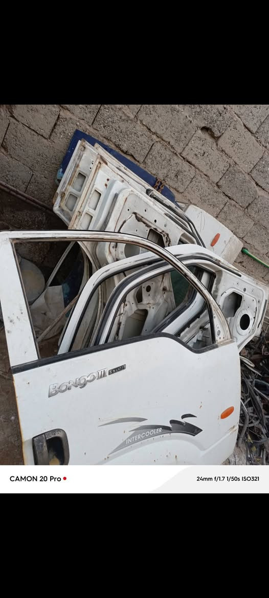 سلام عليكم غراض كيا للبيع اسعار مناسبه مكاني بغداد اتصل ***********
