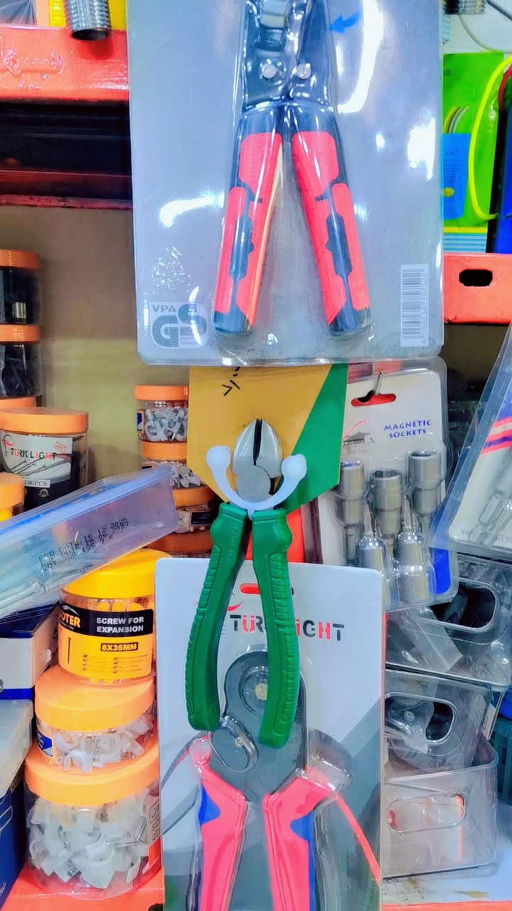 بضاعة اوربية🎁 
شارع الصوفية قرب جامع الصالح مجاور صيدلية انوار مكة 
***********
