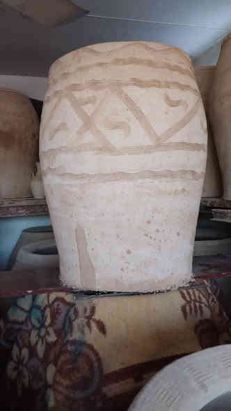 ***يا رزاق ***
يتوفر لدينا تنانير طين بأحجامها المختلفه((ثابته ومتحركه))  للبيت ومطاعم ومخابز
مع كافه مستلزماتها <<  طبكيه وعجانه وماشات وهزاز طحين وعفريت وكاتم وقبغات وطابوك حراري وحب ماء بأحجامه المختلفه >>

للإتصال[[ واتساب ]]
أبو أحمد ***********
