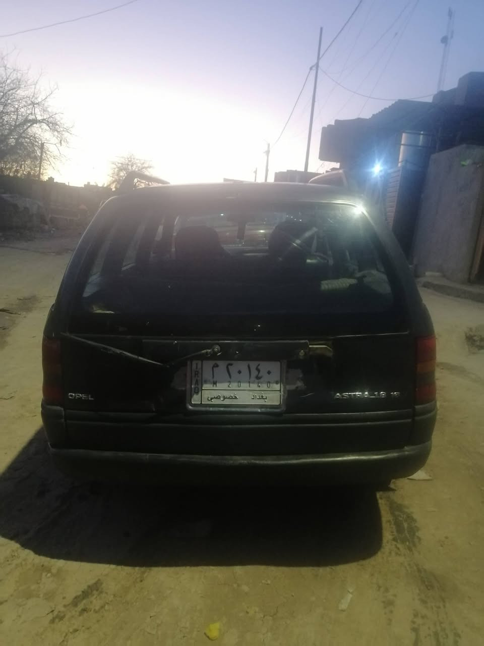 سلام عليكم
البيع سياره استره ستيشن محرك وكير شرط كاربون بيها تايرات جديد طخم جديد سياره حلوه نصيفها سياره بيه سقف واكع عليه بلوكيه وسعر 36بيه مجال شرط رقم *********** بيه وتساب
