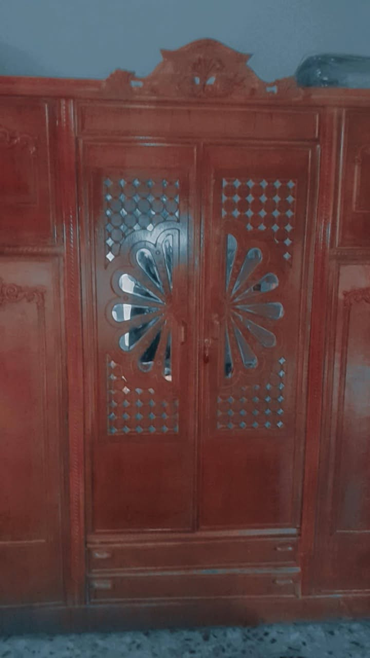 غرفة للبيع صاج من الخارج والداخل طابقين العنوان طريق السنيه قبل معمل اللبان عمود ٦٧٨ فقط الاتصال غير متواجد على فيس  موبايل ***********
