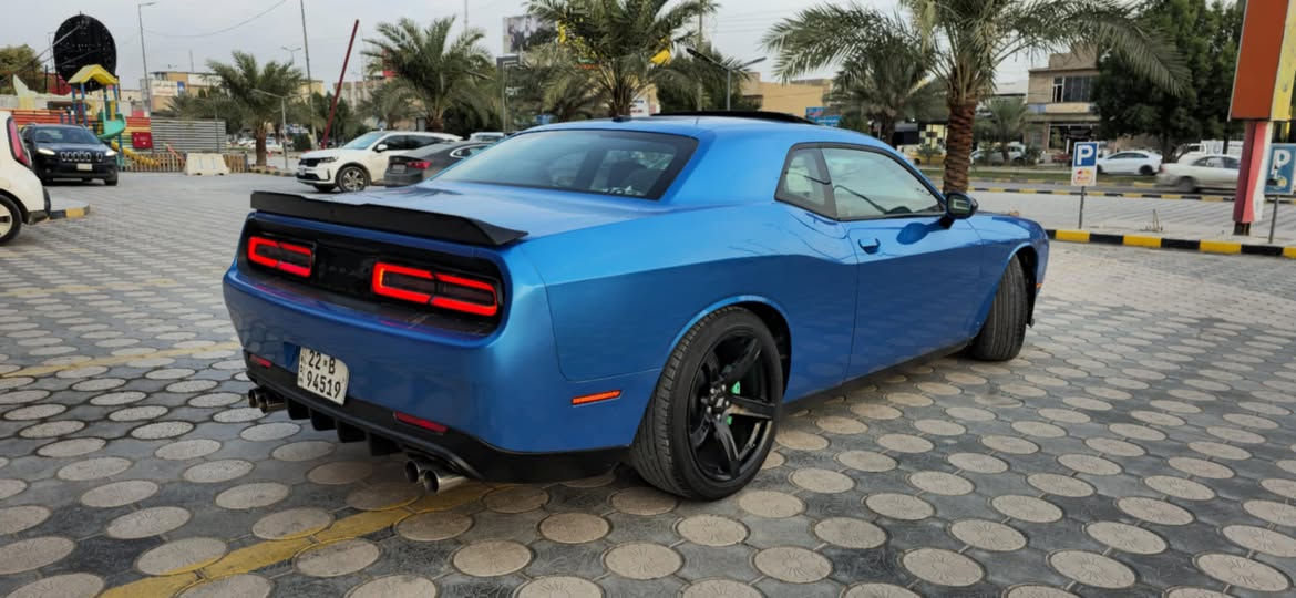 السلام عليكم
دوج جالنجر موديل 2023 Blacktop 
(1)محرك 6 سلندر 3600
(2)كشنات جلد زائد تدفئه
(3)شاشه وسط
(4)ستيرن تدفئه
(5)سلايت
(6)مرايات جانبيه هيتر
(7)كشنات كهرباء
(8)تبريد قطعتين مناخي
(9)ويل قياس 20 نجمه
(10)نضام صوت الباين
ماشيه ٢٨ الف
و باقي موصفات معروفه
ضرر سياره طرف بنيد صبغ فقط بدون ارباك او تبديل

‭0780 886 6608‬
