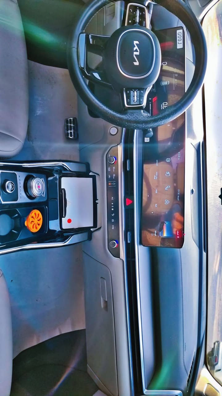 سورينتو خليجي ماشي 27 دولية محرك 6 فووووووول عدا البانوراما كفالة عامه ماعدا شبر الصندوق مكانها الكاظمية للاتصال *********** بغداد, العراق
